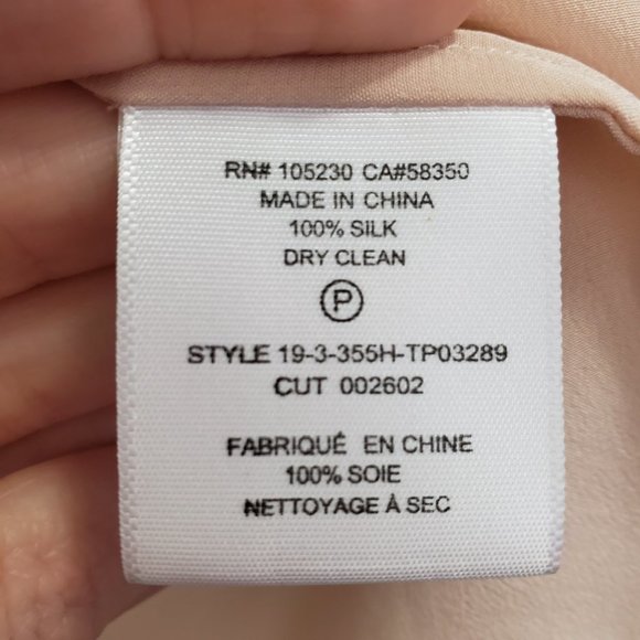 Joie NWOT 100% Silk V-Neck Scalloped Short Sleeve Blouse - Picture 3 of 10